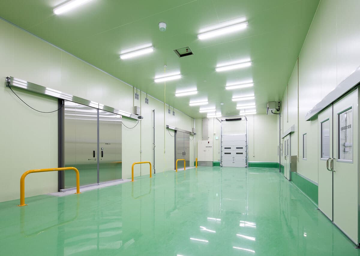 03_cleanroom.jpg